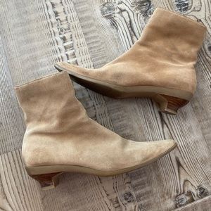 White Mountain Pointed Ankle Boots